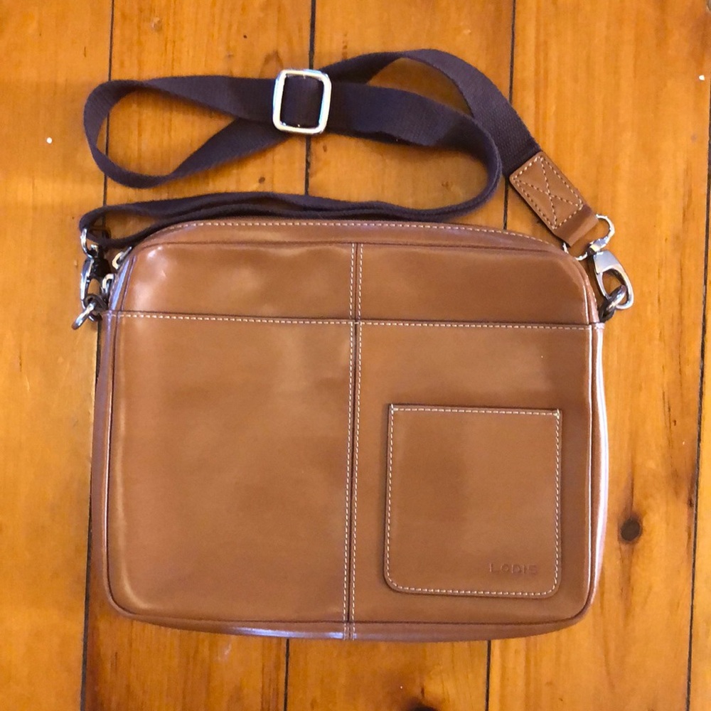 Lodis tablet crossbody